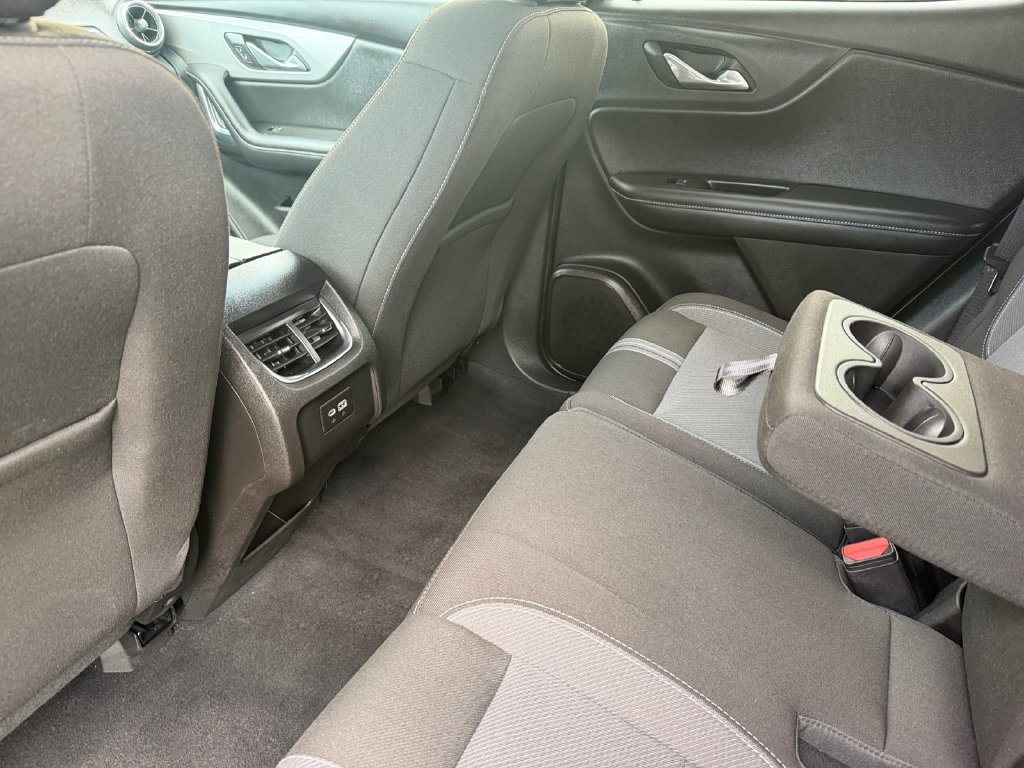 Used 2024 Chevrolet Blazer LT w/ Convenience Package FWD image 17
