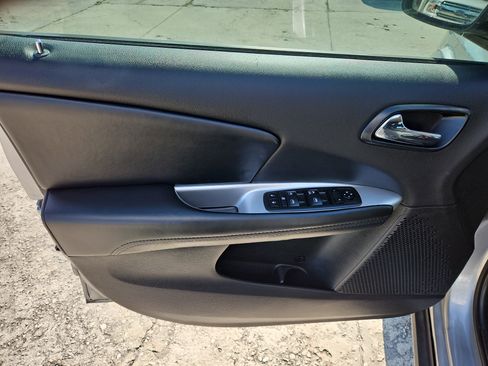 Used 2018 Dodge Journey SE w/ Connectivity Group image 14