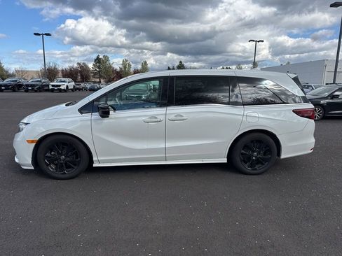 Used 2023 Honda Odyssey Sport image 4