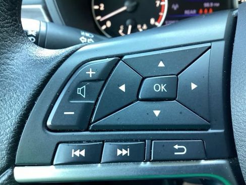 Used 2024 Nissan Altima 2.5 SV FWD image 8