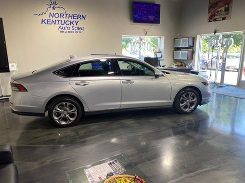 Used 2024 Honda Accord EX image 2