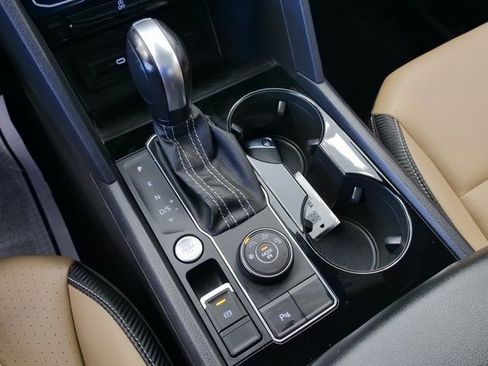 Used 2022 Volkswagen Atlas Cross Sport SE image 22