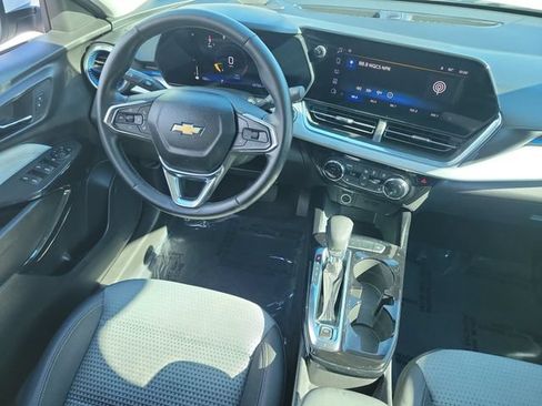 Used 2024 Chevrolet Trax LT w/ Driver Confidence Package FWD image 15