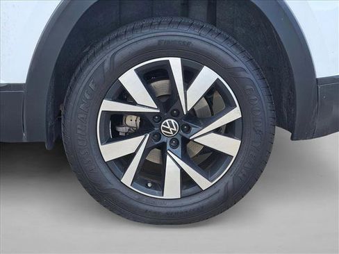 Used 2023 Volkswagen Atlas Cross Sport SE image 16