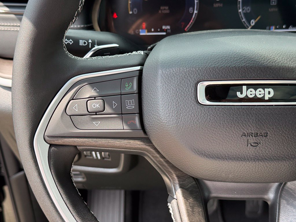 New 2027 Jeep Grand Cherokee Limited AWD/4WD image 14