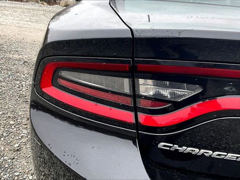 Used 2021 Dodge Charger SXT w/ Leather Interior Group image 26