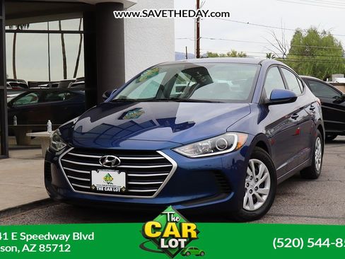 Used 2017 Hyundai Elantra SE FWD image 1
