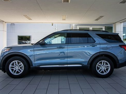 Used 2025 Ford Explorer Active w/ Active Comfort Package RWD image 10