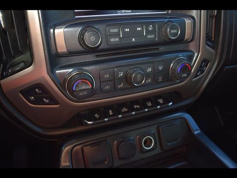 Used 2018 GMC Sierra 3500 Denali image 12