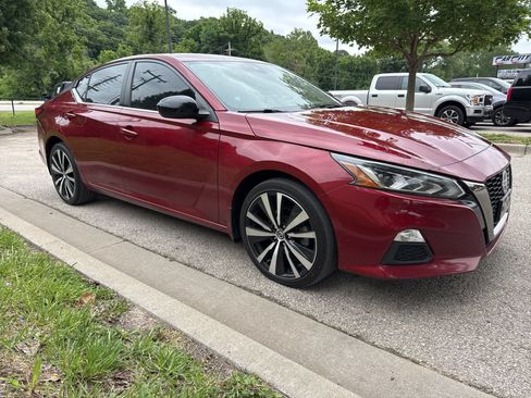 Used 2021 Nissan Altima 2.5 SR AWD/4WD image 3