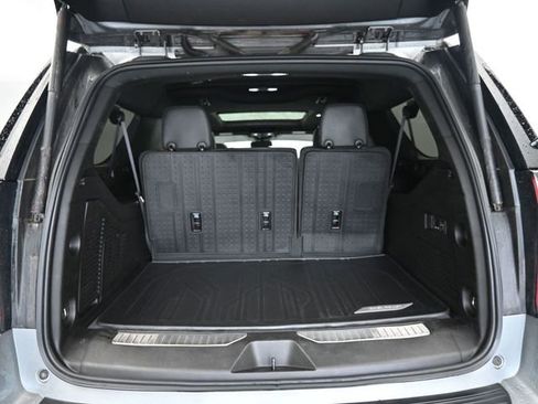 Used 2023 Chevrolet Suburban RST w/ Sport Performance Package image 42