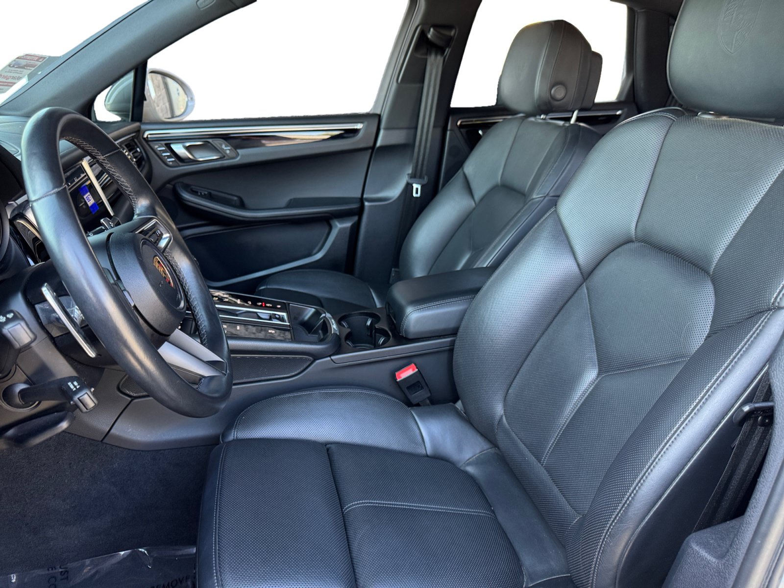 Used 2023 Porsche Macan w/ Premium Package Plus AWD/4WD image 9