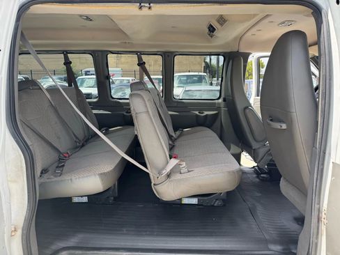 Used 2011 Chevrolet Express 2500 LS image 25