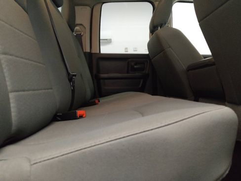 Used 2016 RAM 1500 Express RWD image 19