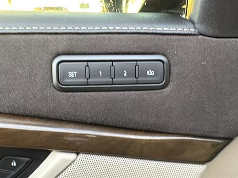 Used 2019 Cadillac Escalade Premium Luxury image 21