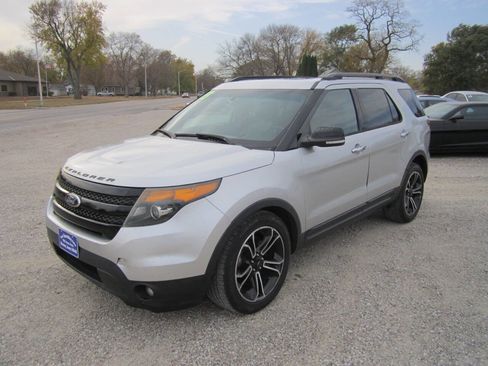 Used 2013 Ford Explorer Sport image 2
