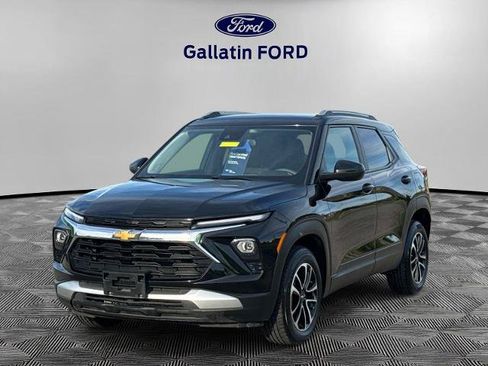 Used 2025 Chevrolet TrailBlazer LT AWD/4WD image 1