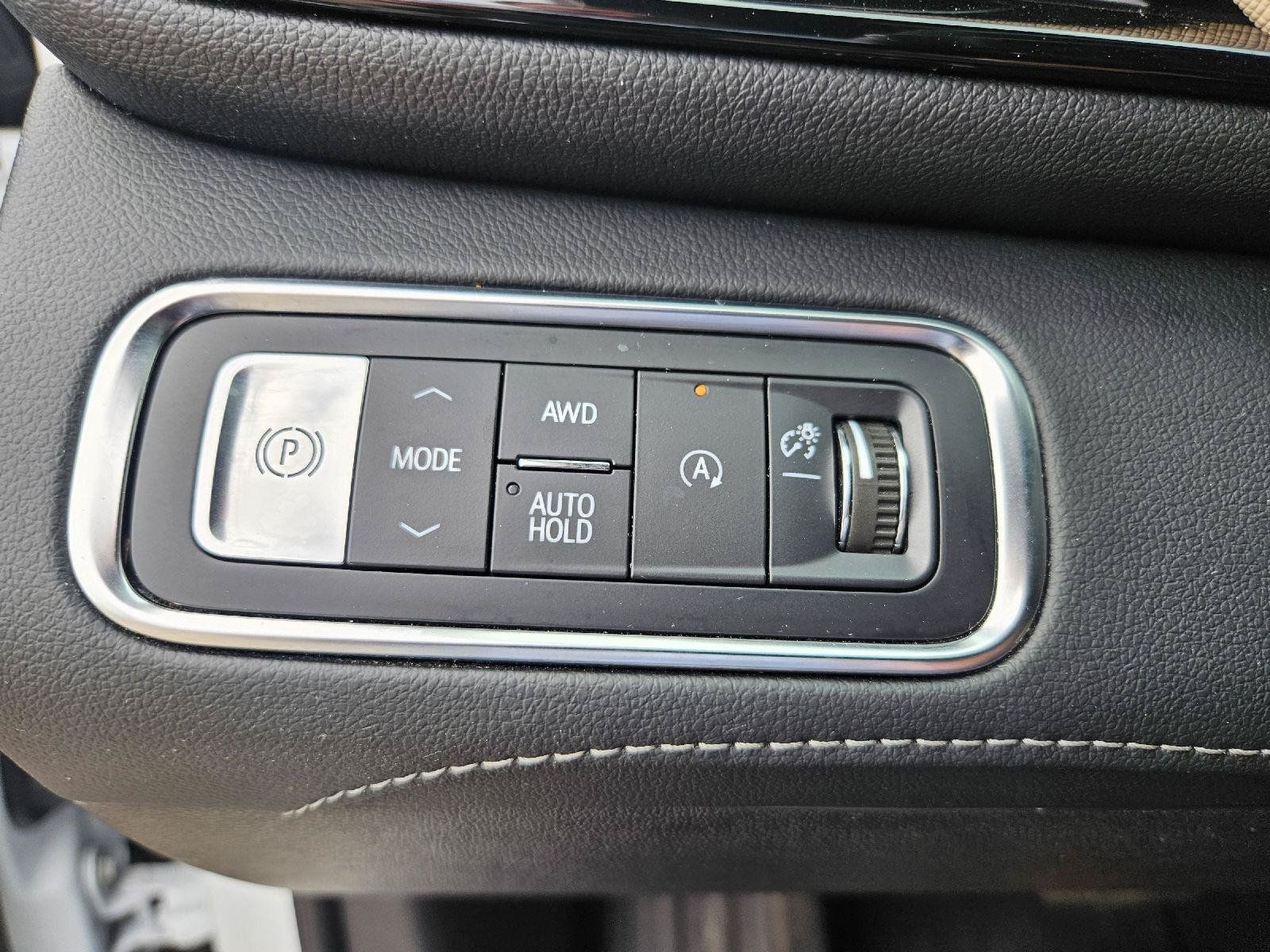 Used 2026 Buick Enclave Preferred AWD/4WD image 13