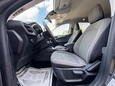 Used 2022 Ford Escape SE w/ SE Sport Appearance Package AWD/4WD image 10