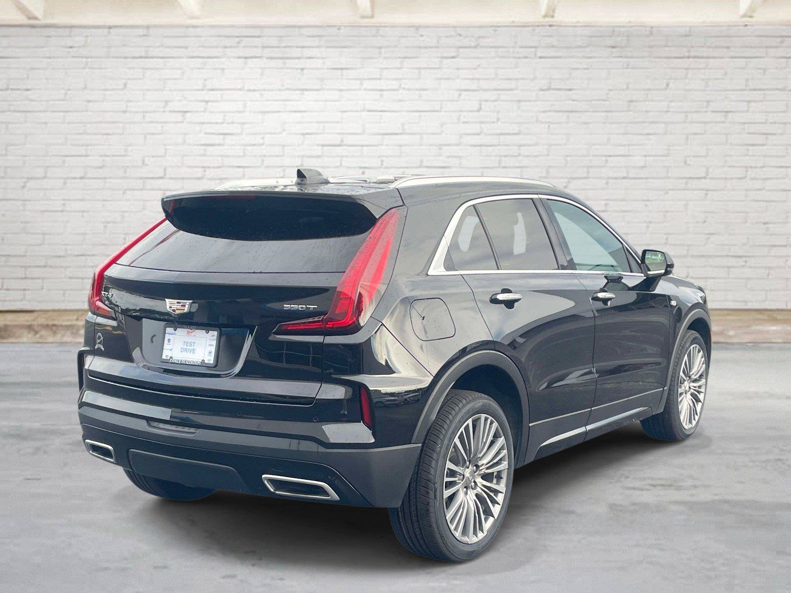 Certified 2024 Cadillac XT4 Premium Luxury FWD image 3