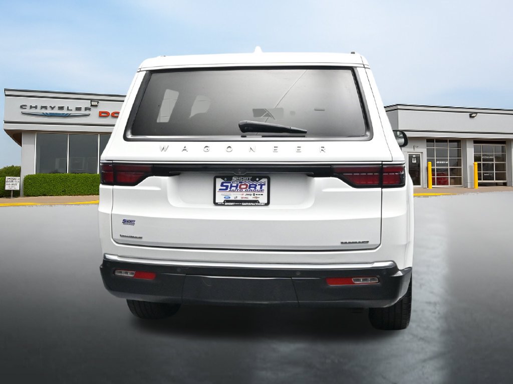 Used 2022 Jeep Wagoneer Series III w/ Premium Group I AWD/4WD image 4