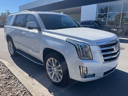Used 2018 Cadillac Escalade Luxury image 28