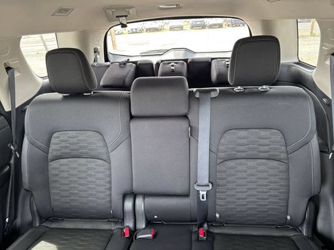 Used 2025 Nissan Pathfinder SV FWD image 32