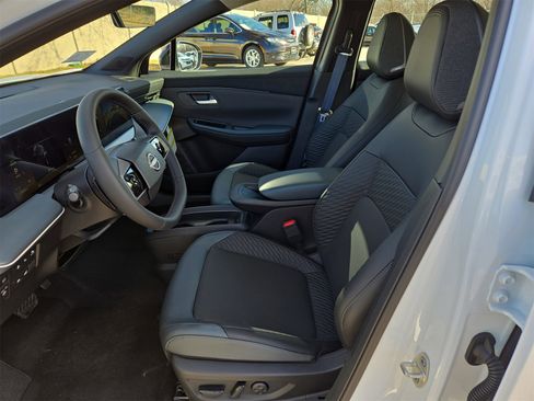 New 2026 Nissan Leaf Platinum+ image 10