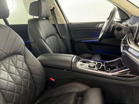 Used 2024 BMW X7 xDrive40i w/ Premium Package AWD/4WD image 19