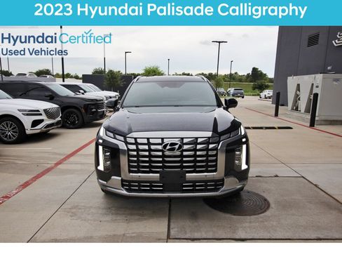 Used 2023 Hyundai Palisade Calligraphy w/ Cargo Package FWD image 3