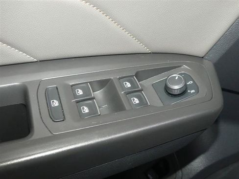 Used 2022 Volkswagen Atlas SE w/ Panoramic Sunroof Package FWD image 20