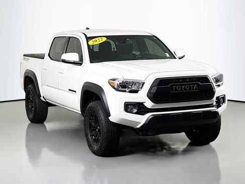 Used 2022 Toyota Tacoma TRD Off-Road image 1