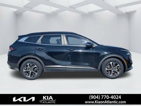 Used 2025 Kia Sportage EX w/ Premium Package FWD image 2