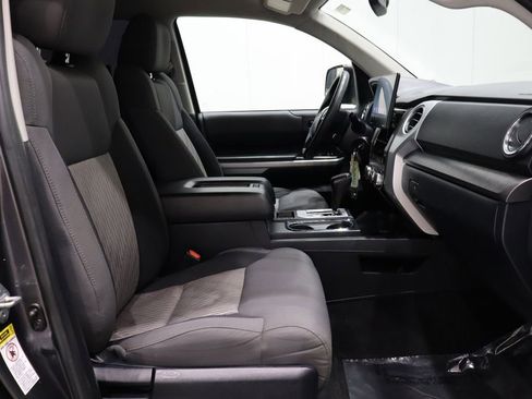 Used 2017 Toyota Tundra SR5 w/ SR5 Upgrade Package AWD/4WD image 17