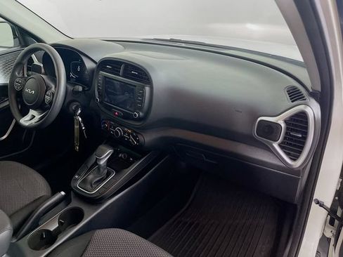 Used 2024 Kia Soul LX w/ Option Group 015 FWD image 27