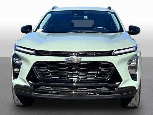 Used 2025 Chevrolet Trax ACTIV w/ Driver Confidence Package image 3