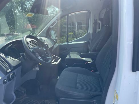 Used 2019 Ford Transit 250 130 Low Roof w/ Exterior Upgrade Package RWD image 9