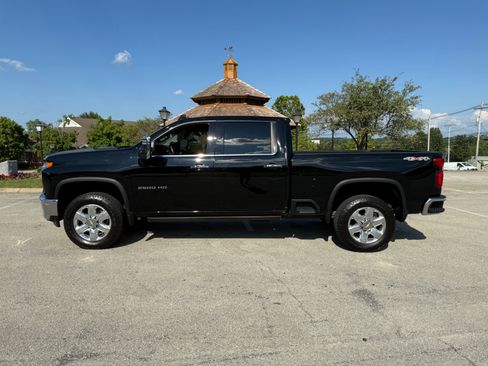 Used 2022 Chevrolet Silverado 2500 LTZ w/ LTZ Plus Package image 8