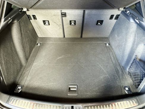 Certified 2025 Porsche Macan AWD/4WD image 23