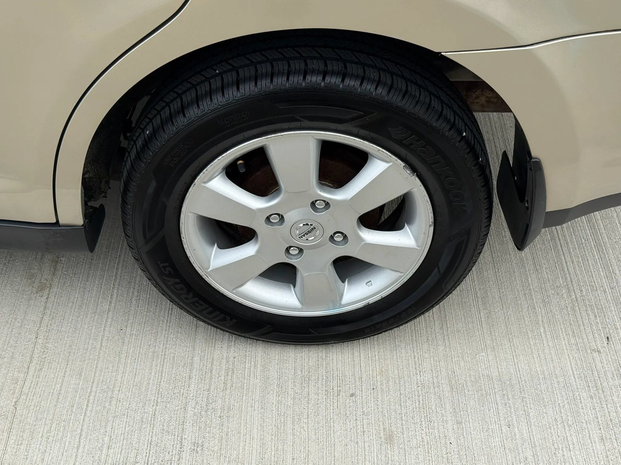 Used 2009 Nissan Versa Sedan w/ Convenience Pkg FWD image 37