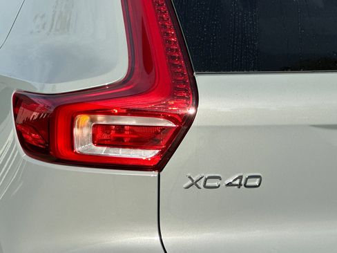 New 2025 Volvo XC40 B5 Plus w/ Climate Package image 34