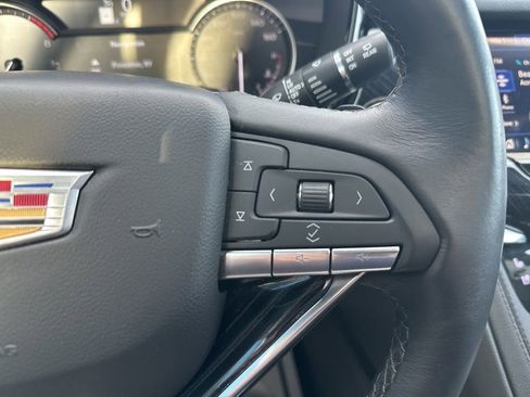 Used 2025 Cadillac XT6 Premium Luxury image 33