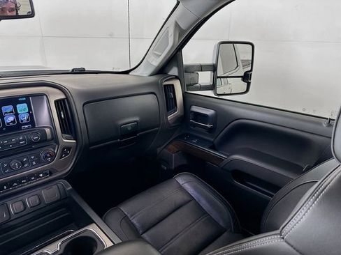 Used 2019 GMC Sierra 2500 Denali w/ Duramax Plus Package image 25