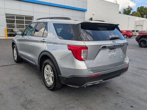Used 2021 Ford Explorer XLT w/ Equipment Group 202A AWD/4WD image 5