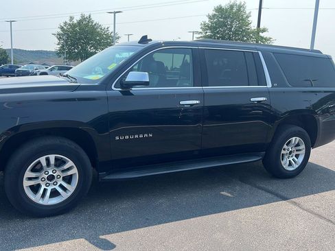Used 2018 Chevrolet Suburban LT AWD/4WD image 13