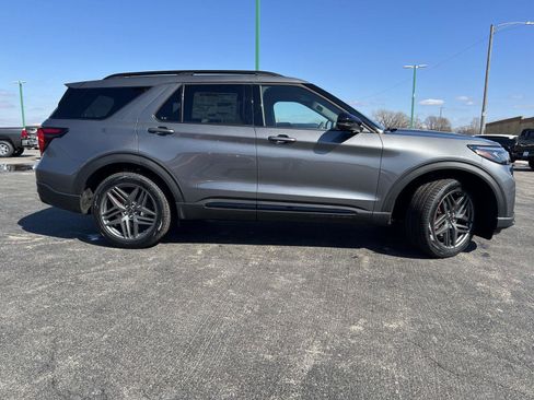 New 2026 Ford Explorer ST image 3