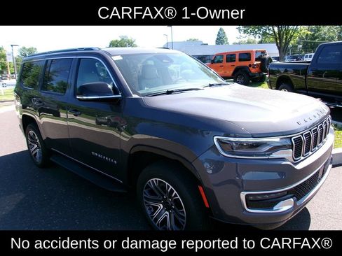 Certified 2025 Jeep Wagoneer 4WD image 2