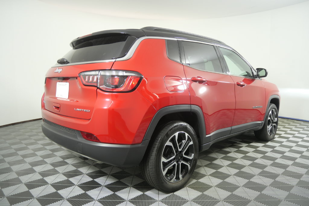 Used 2023 Jeep Compass Limited w/ Sun and Sound Group AWD/4WD image 4
