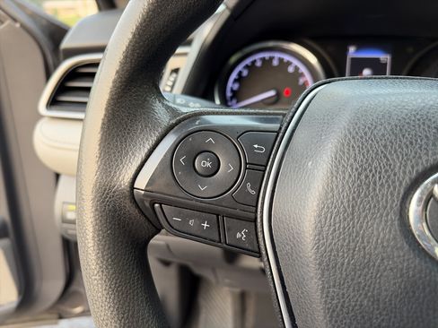 Used 2019 Toyota Camry LE FWD image 27