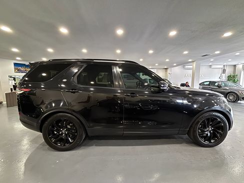 Used 2017 Land Rover Discovery SE AWD/4WD image 8